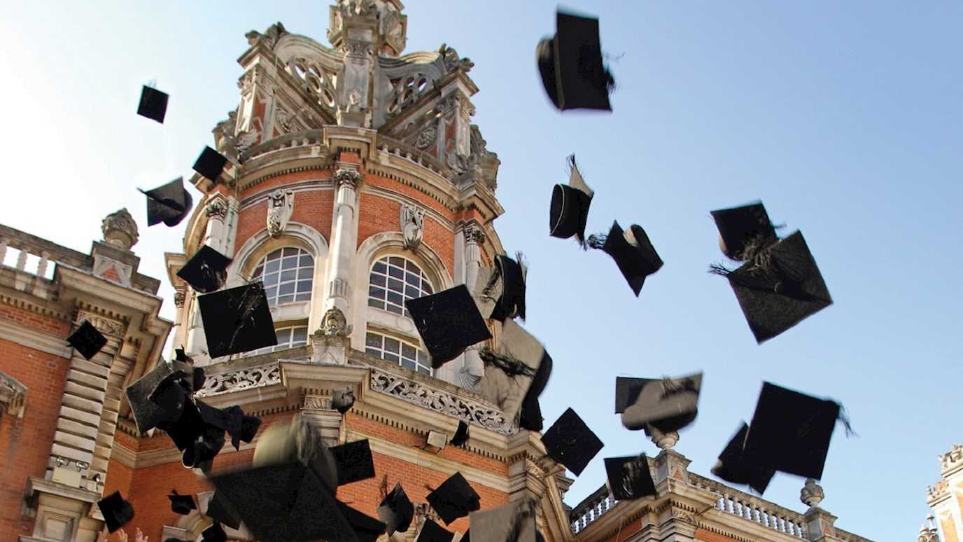 Graduation hat throw 1376x774